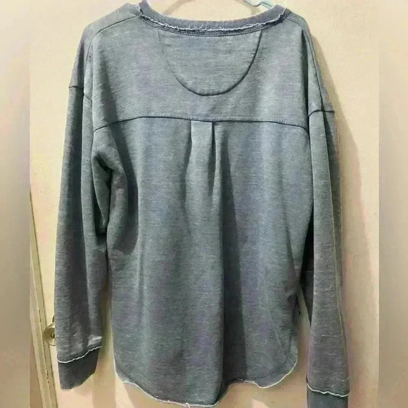 Blue V-Neck Sweatshirt vintage style women’s xl distressed rustic - Picture 6 of 6